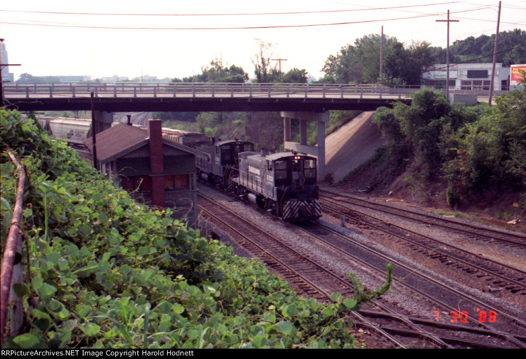 NS 2352 & 2353 pass Boylan Tower